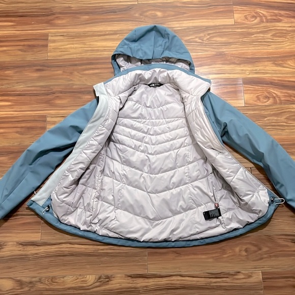 The North Face baby blue hooded jacket,size small. - Picture 5 of 14